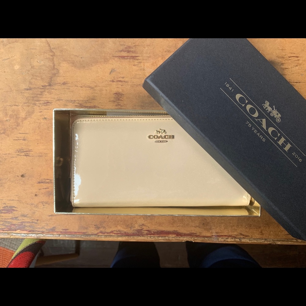 COACH 75th Anniversary Accordion Wallet Patent